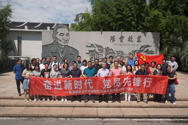迷路的可爱女宝宝